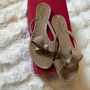 Women’s Valentino flat cream sandals